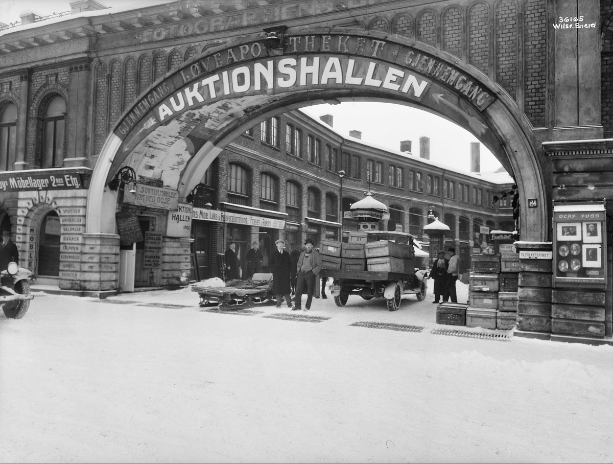 Basarhallene på Youngstorget i 1930.